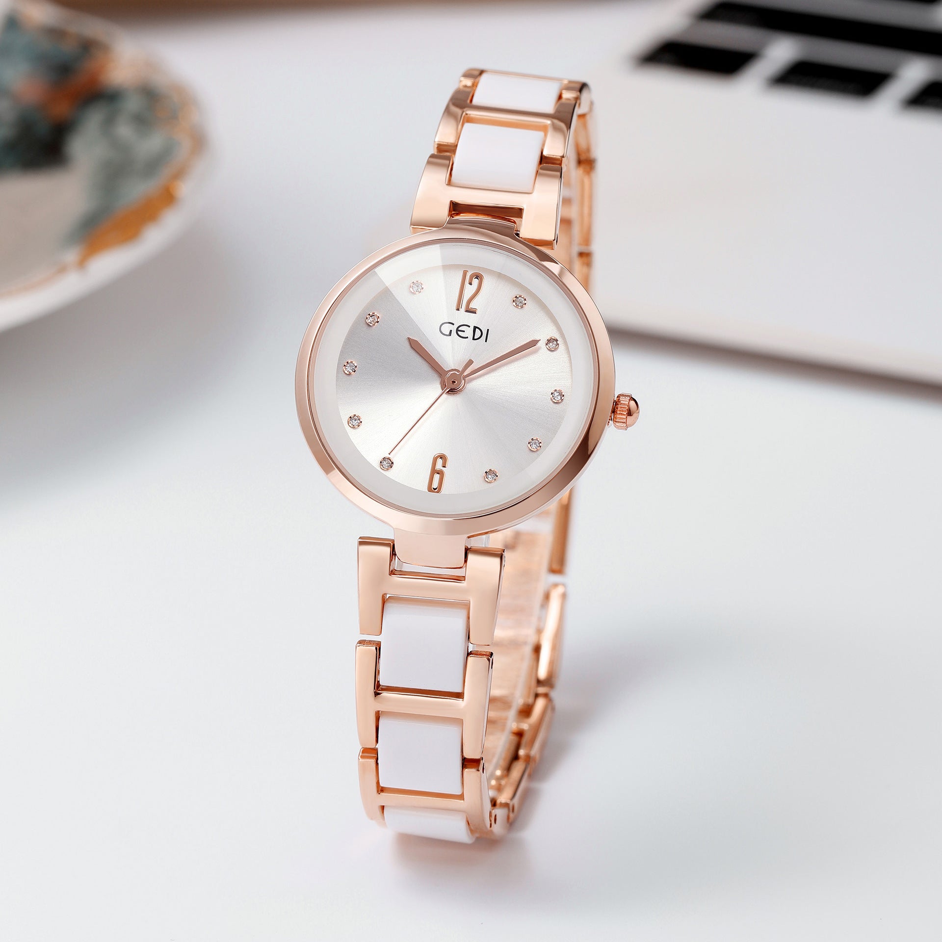 Women’s Waterproof Quartz Watch – Simple Elegant Fashion Timepiece
