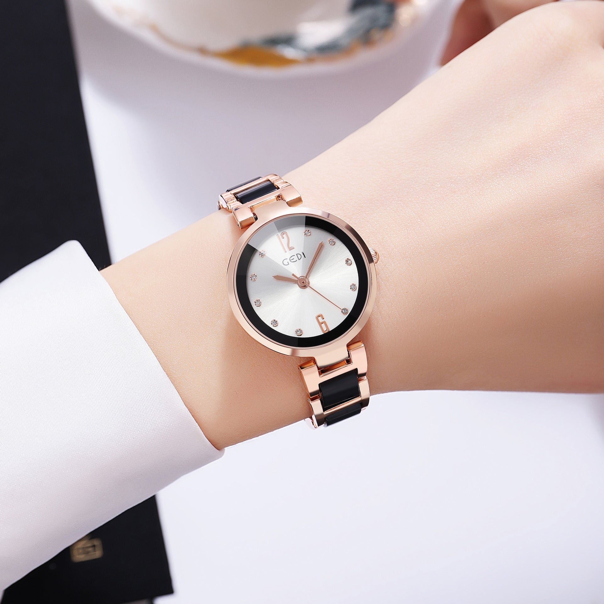 Women’s Waterproof Quartz Watch – Simple Elegant Fashion Timepiece