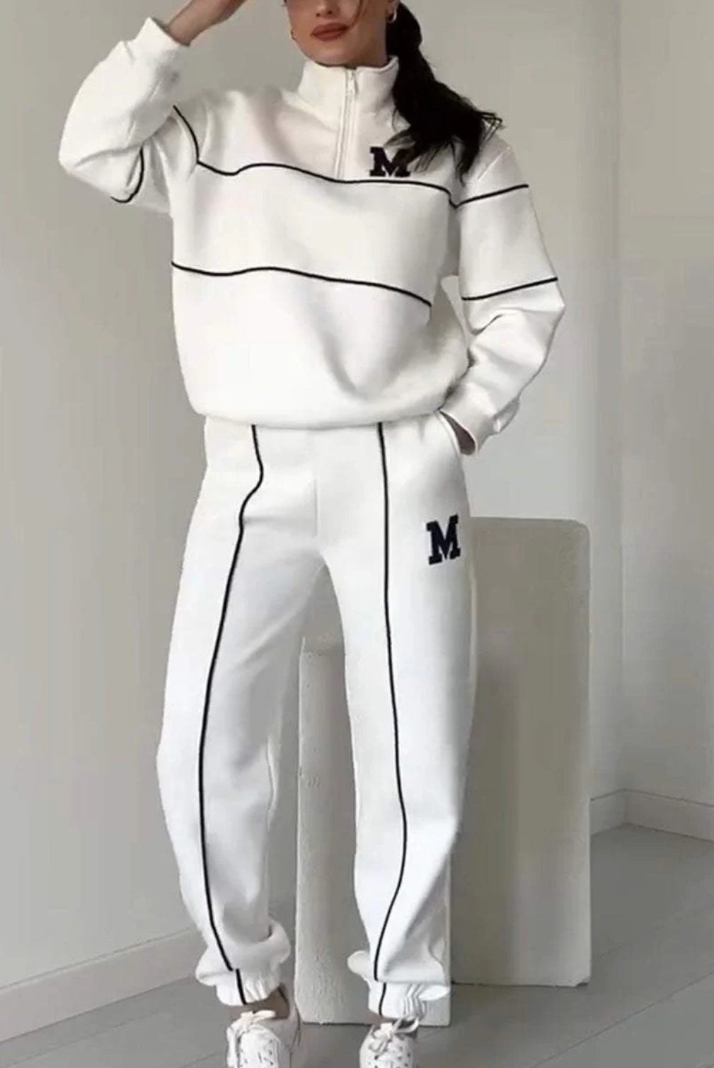 Women’s 2-Piece Sweatsuit Set – Pullover Sweatshirt & Baggy Sweatpants